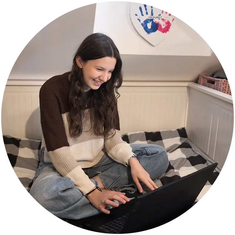 Francuski online - nauczycielka w trakcie lekcji